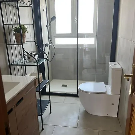Beachfront With Sea View דירה *