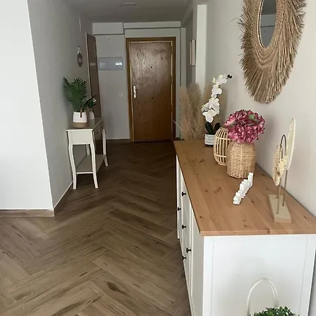 Beachfront With Sea View Σαλού